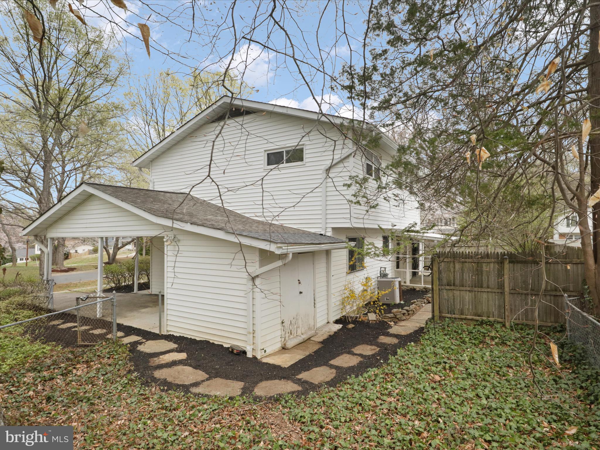 BEL PRE WOODS - Residential