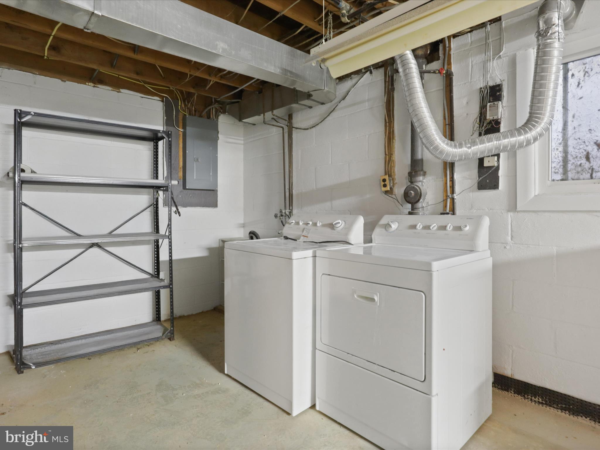 BEL PRE WOODS - Residential