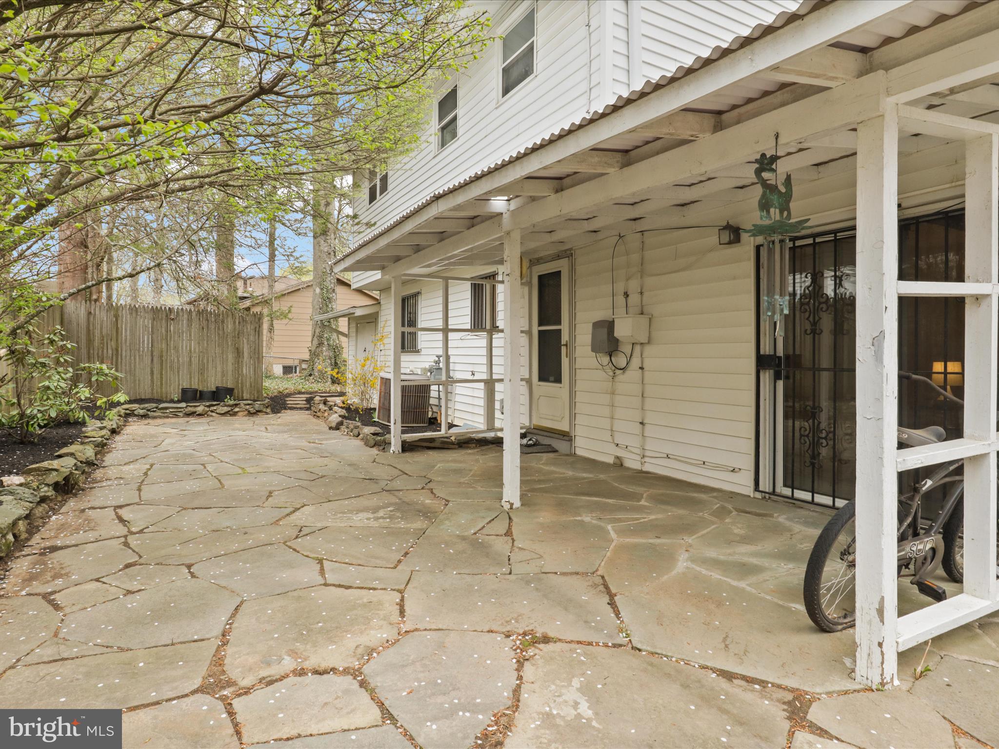 BEL PRE WOODS - Residential