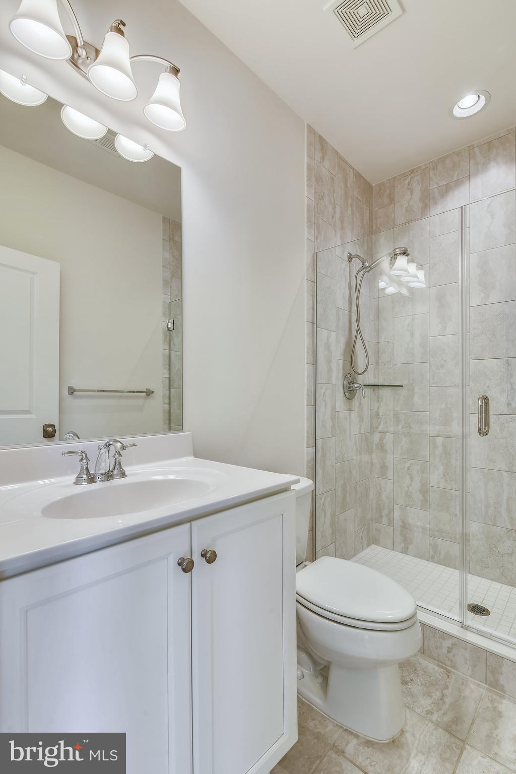 ONE LOUDOUN - Residential