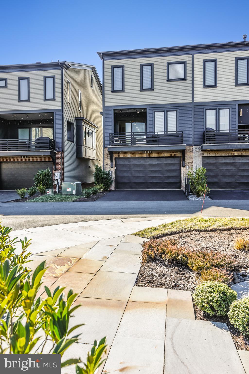 ONE LOUDOUN - Residential