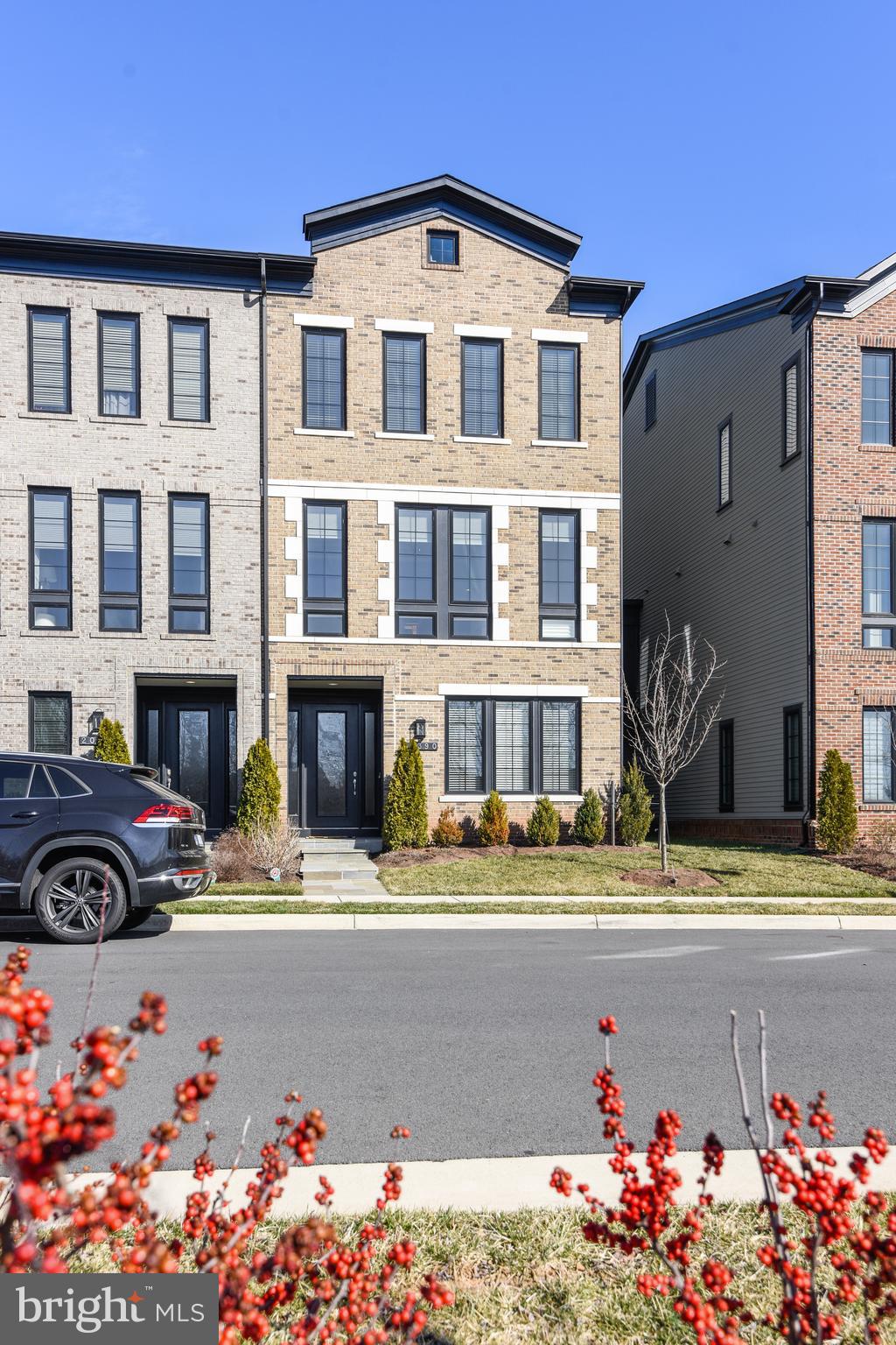 ONE LOUDOUN - Residential