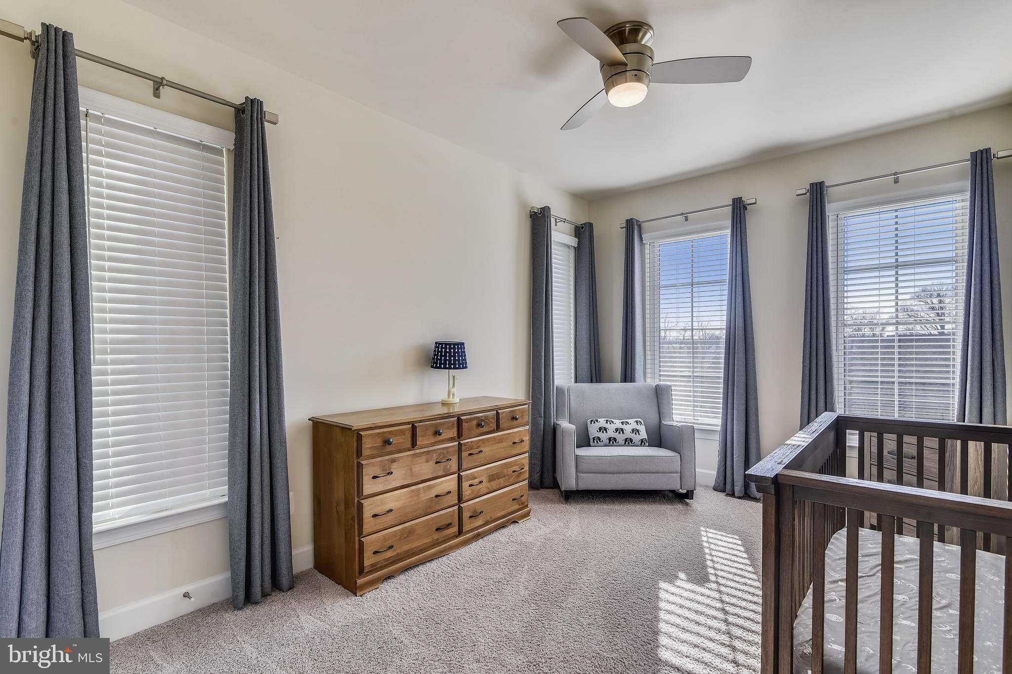 ONE LOUDOUN - Residential