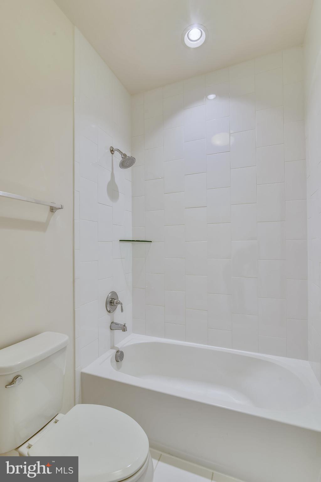 ONE LOUDOUN - Residential