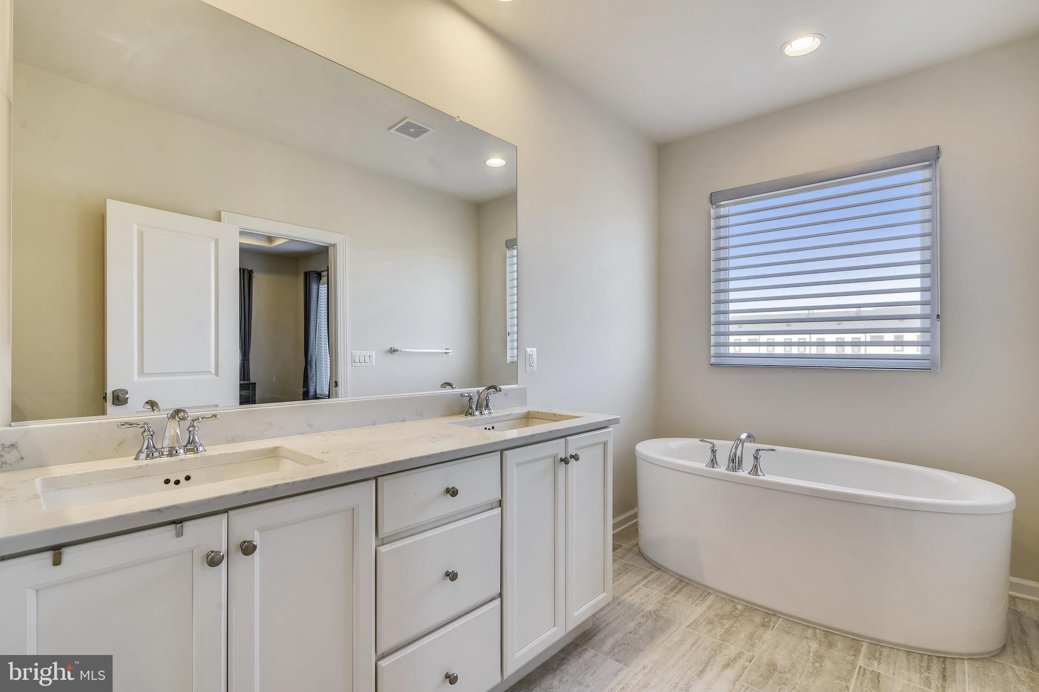 ONE LOUDOUN - Residential