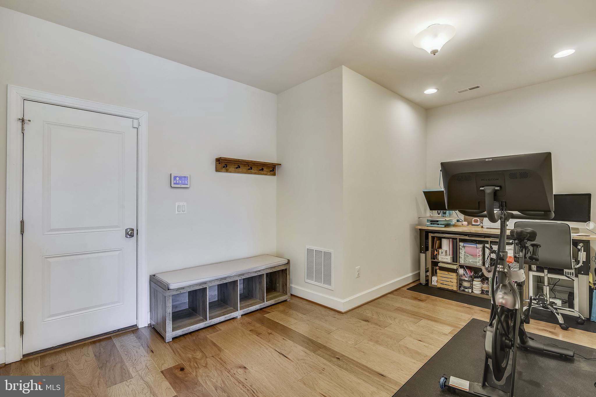 ONE LOUDOUN - Residential