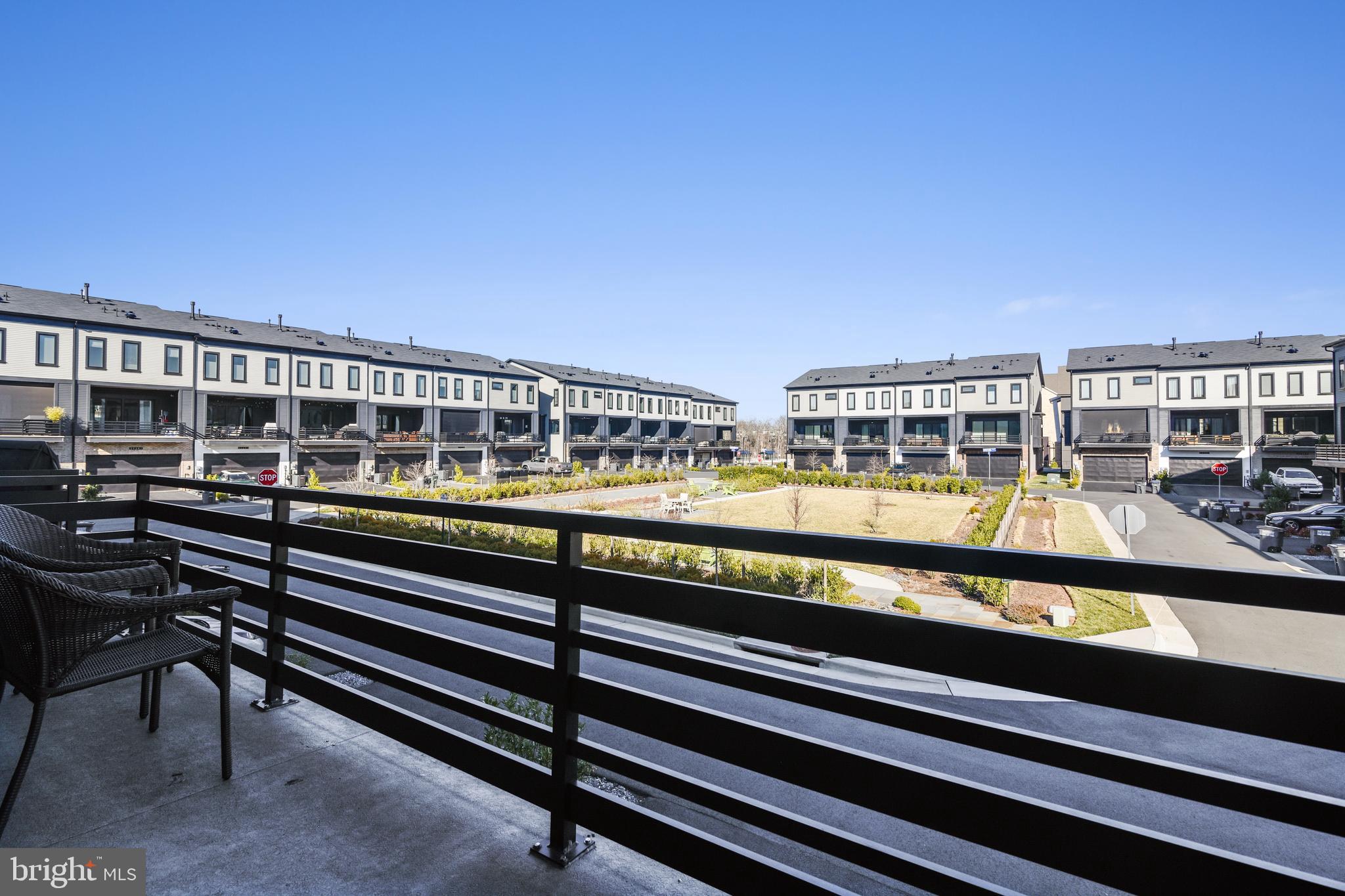 ONE LOUDOUN - Residential