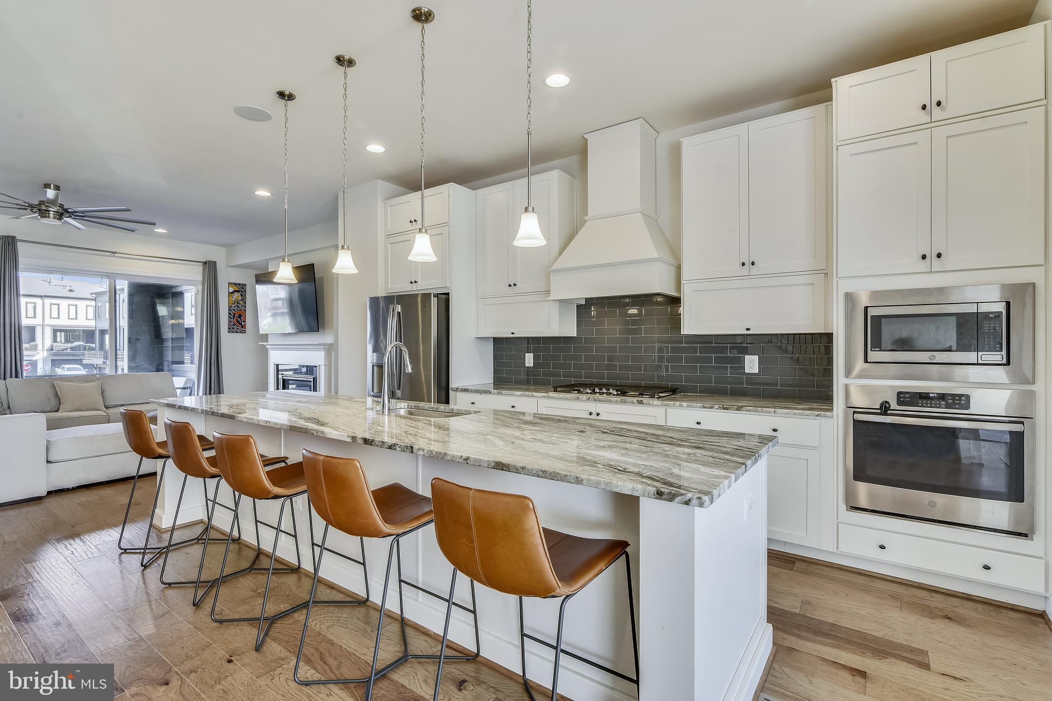 ONE LOUDOUN - Residential