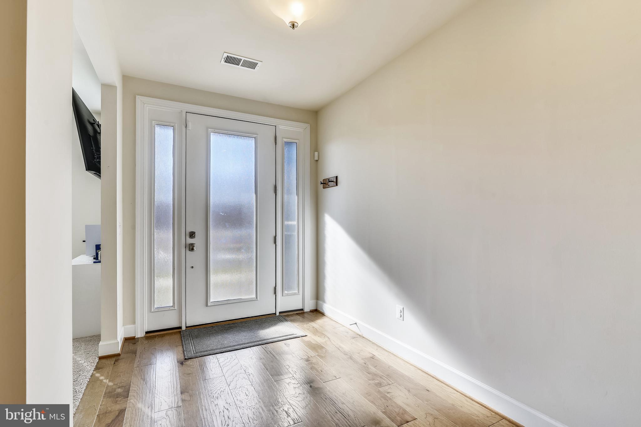 ONE LOUDOUN - Residential