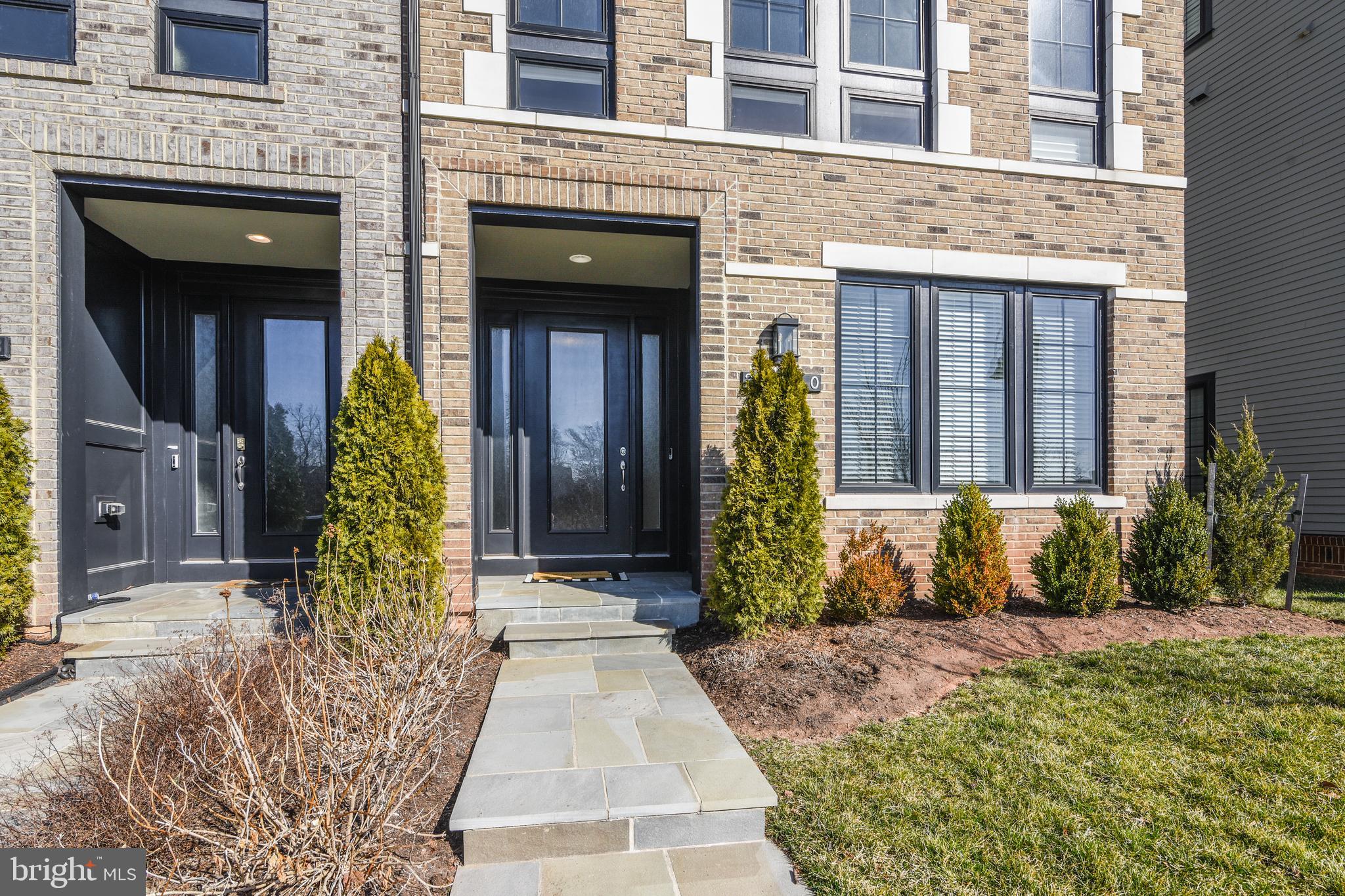 ONE LOUDOUN - Residential