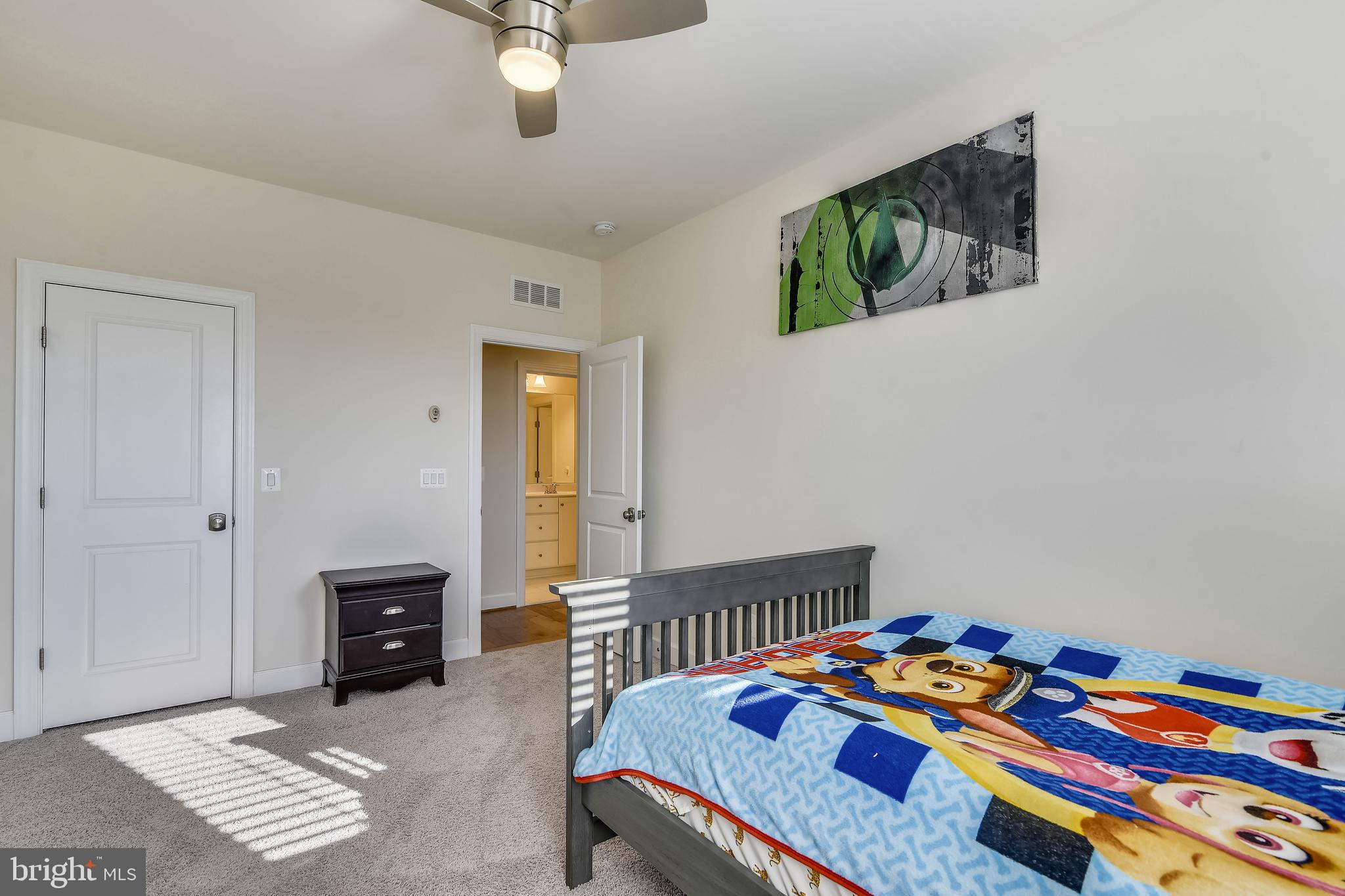 ONE LOUDOUN - Residential