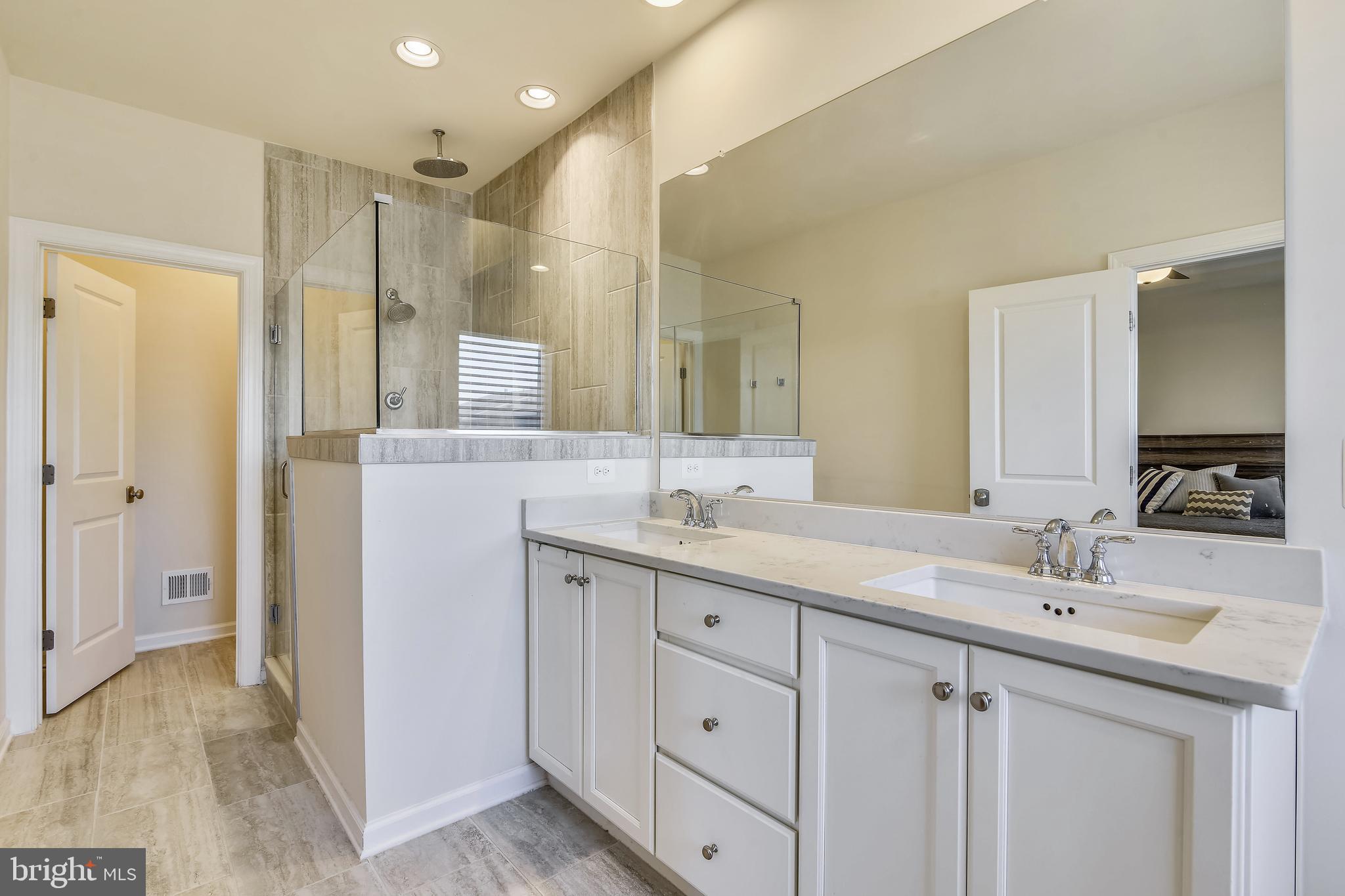 ONE LOUDOUN - Residential