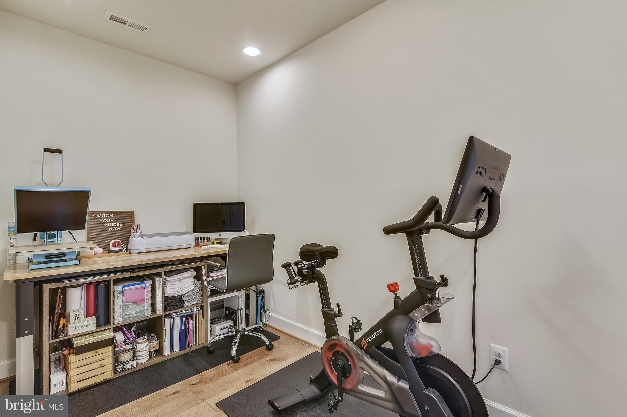 ONE LOUDOUN - Residential