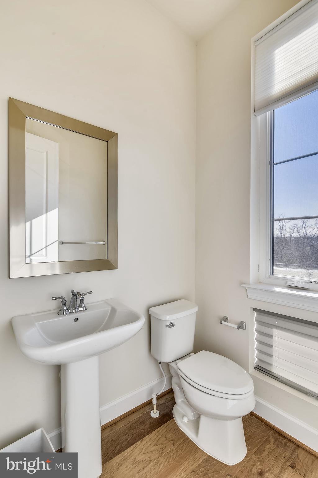 ONE LOUDOUN - Residential