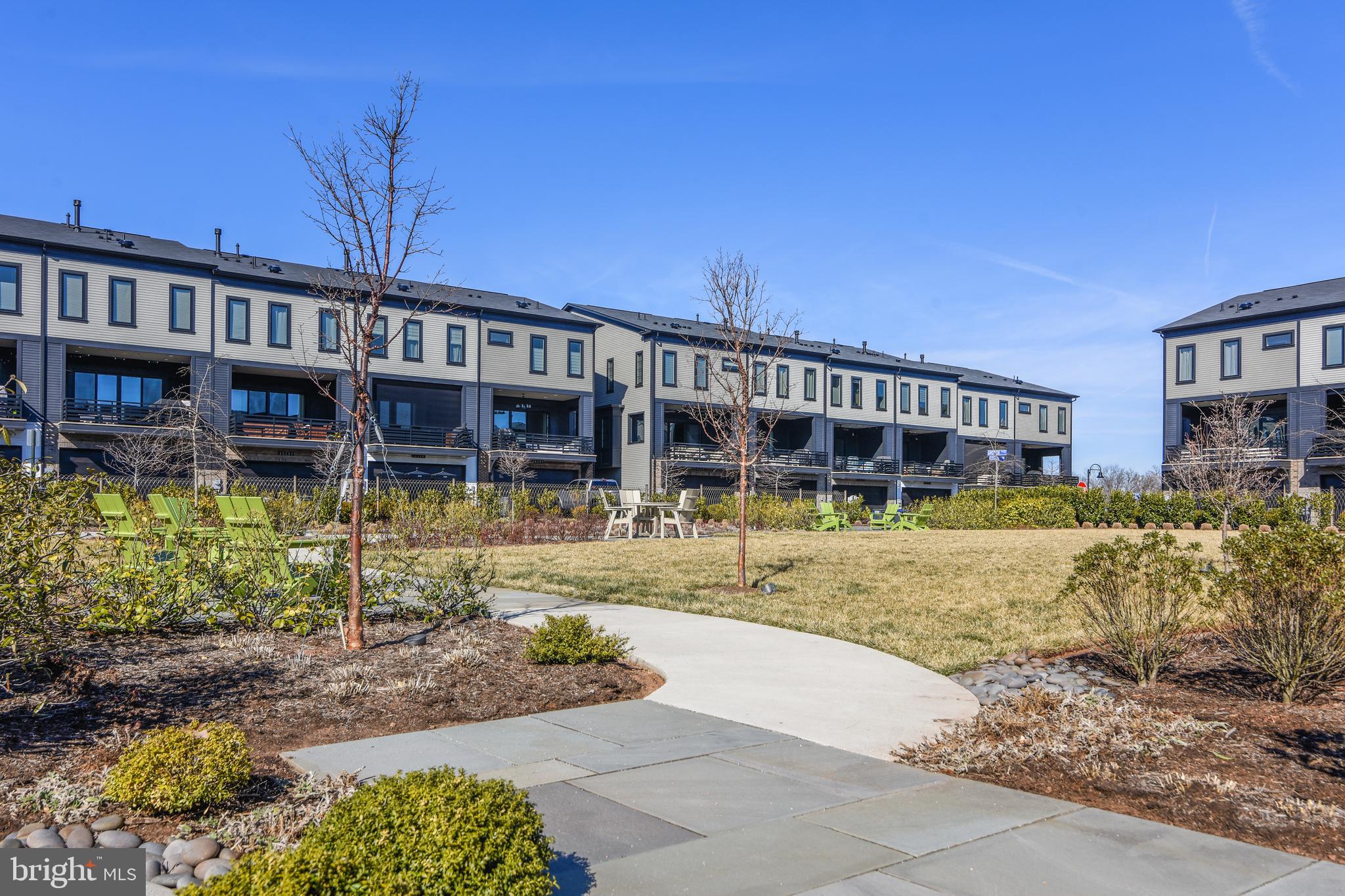 ONE LOUDOUN - Residential