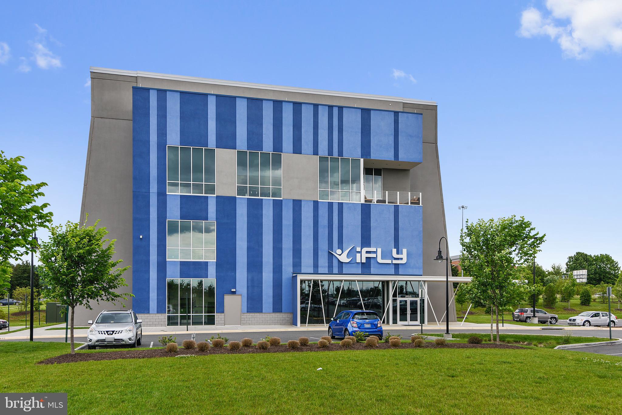 ONE LOUDOUN - Residential