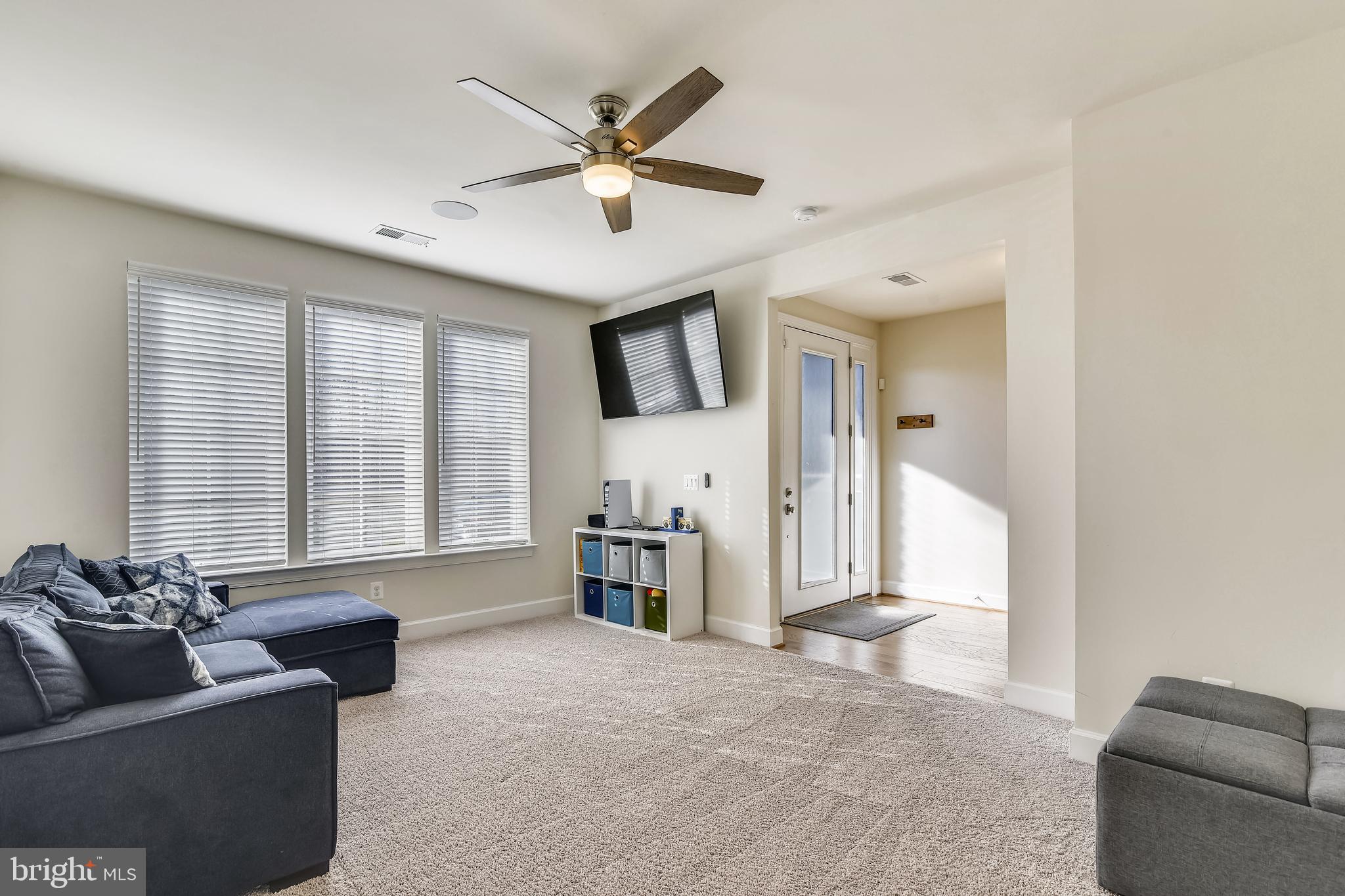 ONE LOUDOUN - Residential