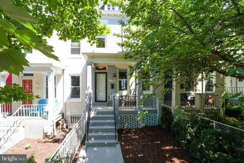 MLS: DCDC2261212