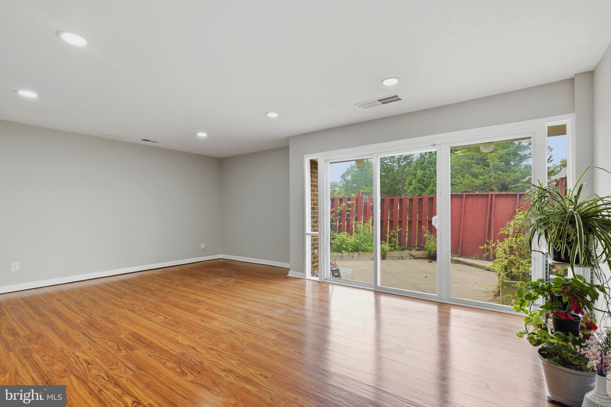 1224 MAGNOLIA LANE