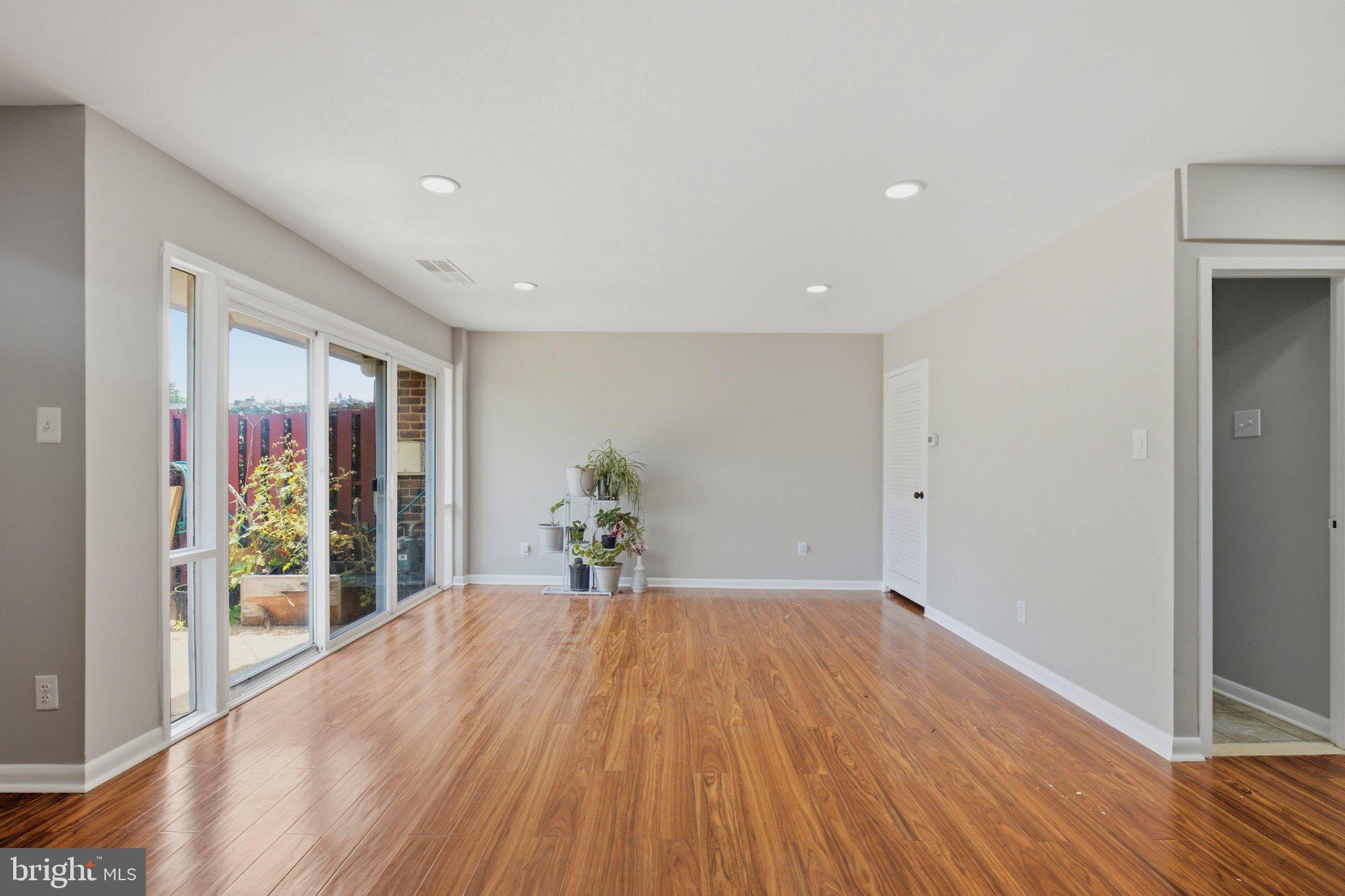 1224 MAGNOLIA LANE