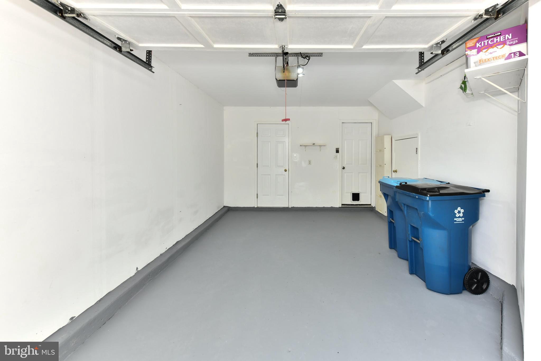 SOUTH RIDING - Residential Lease