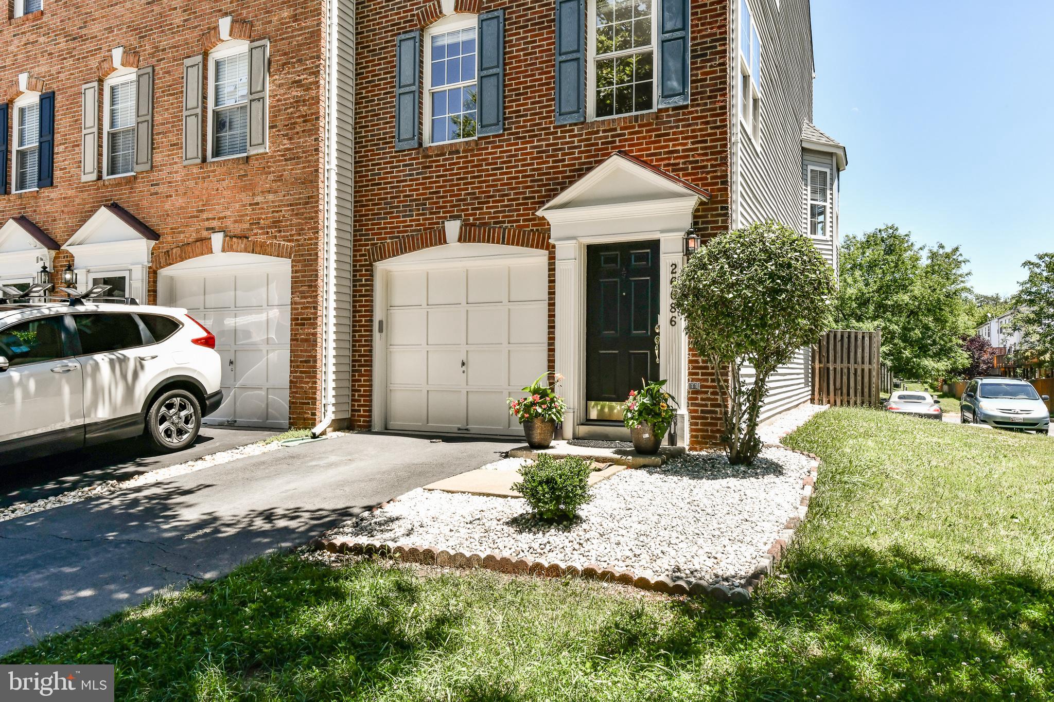 SOUTH RIDING - Residential Lease