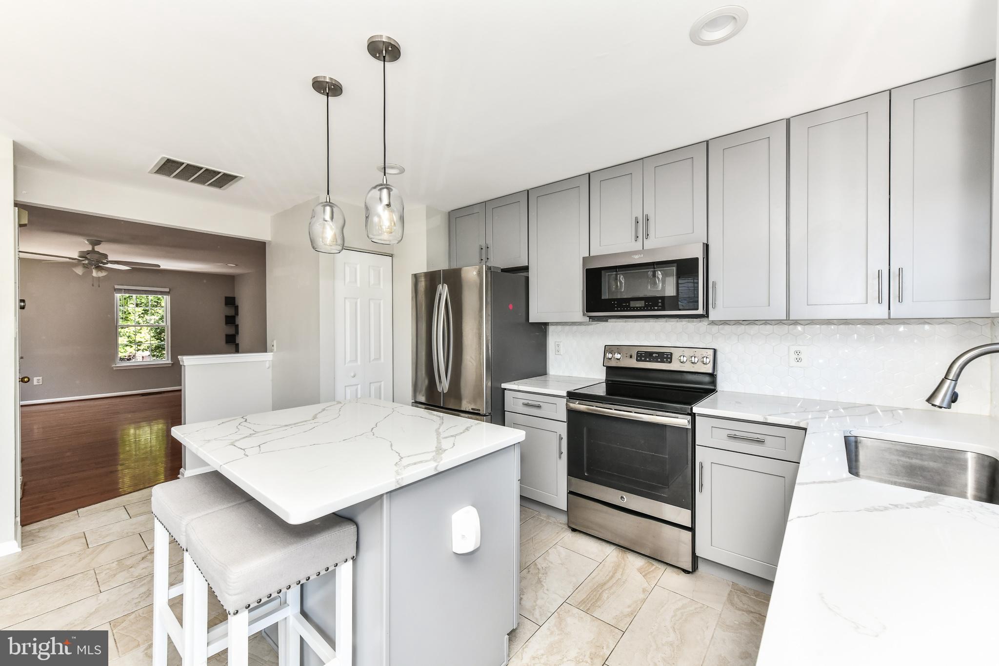 SOUTH RIDING - Residential Lease