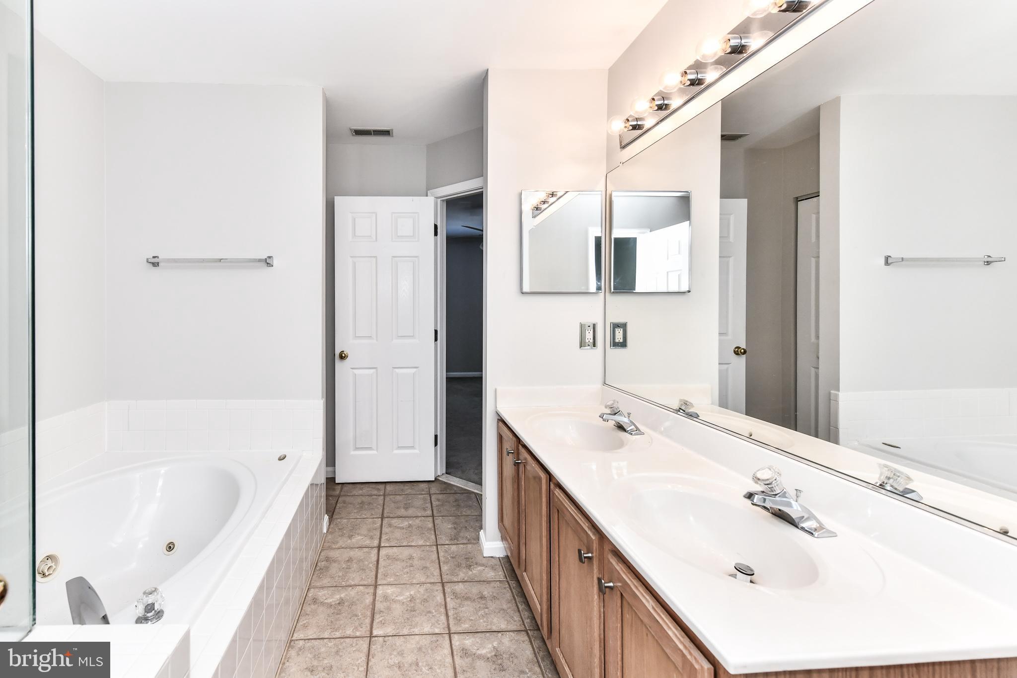 SOUTH RIDING - Residential Lease