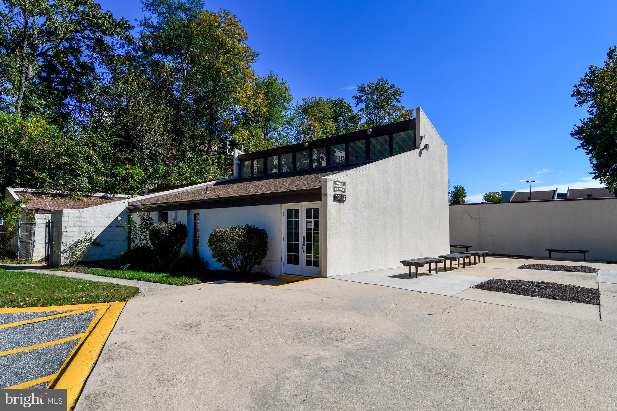 TREETOP CONDO - Residential