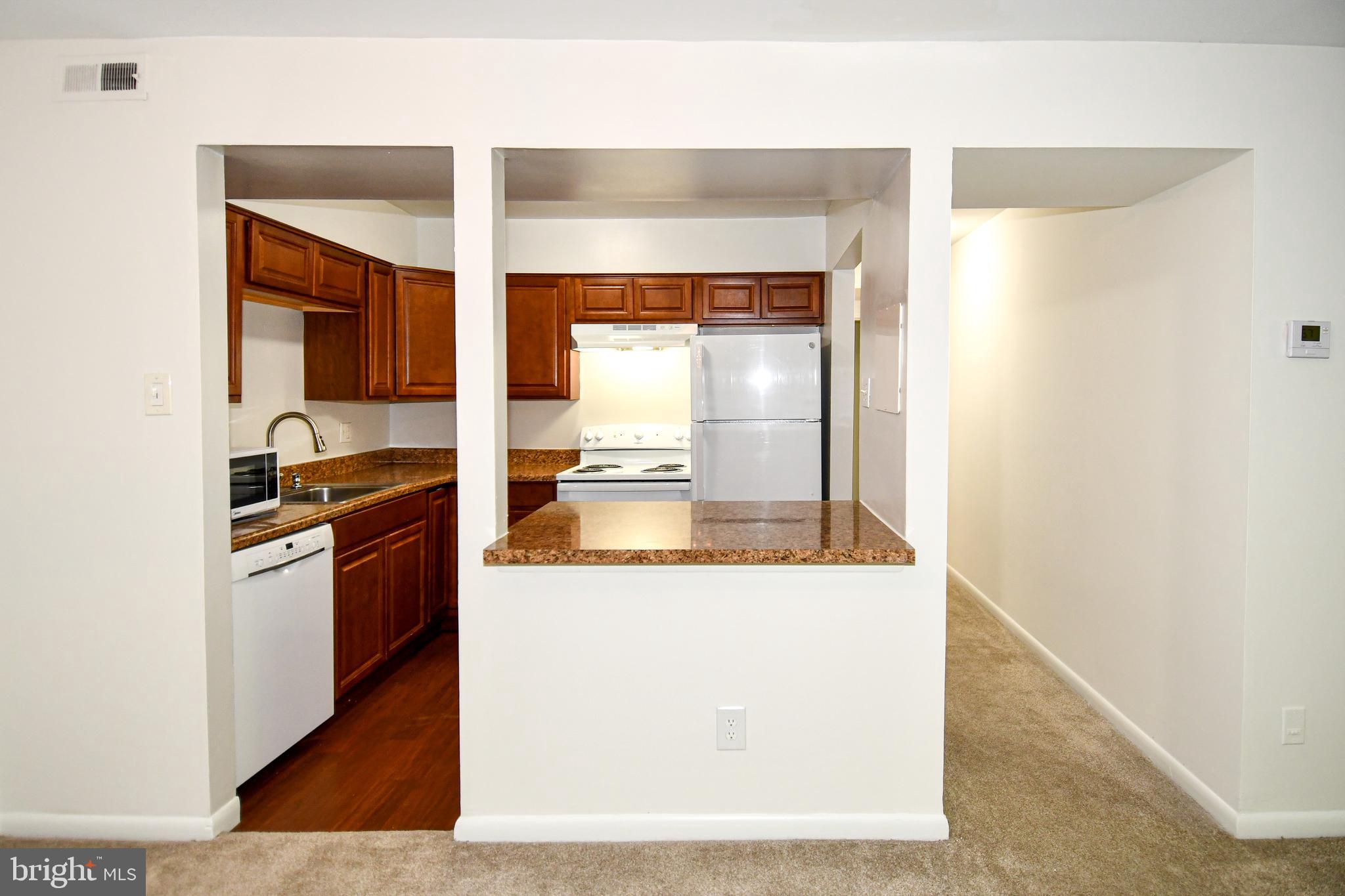 TREETOP CONDO - Residential