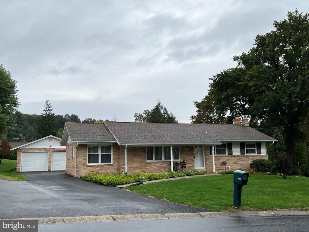 Photo of 3212 ELMAE DR, LANCASTER, PA 17601 (MLS # PALA2026088)