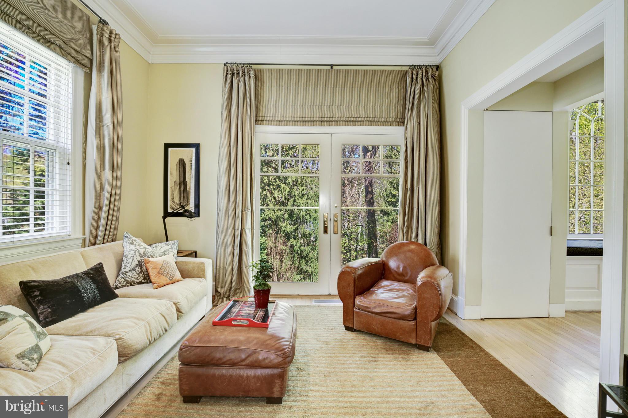 FOREST HILLS - Residential