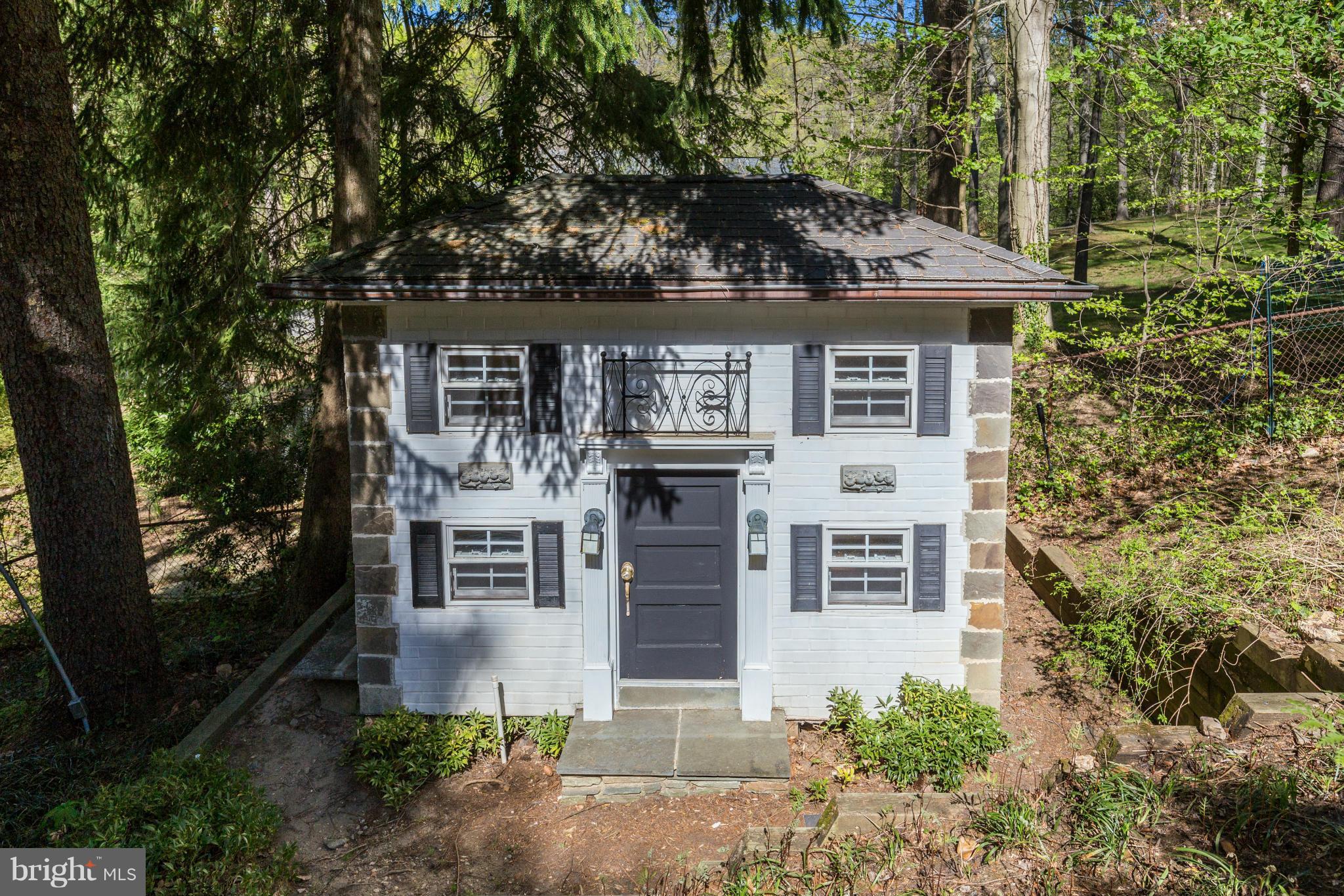FOREST HILLS - Residential