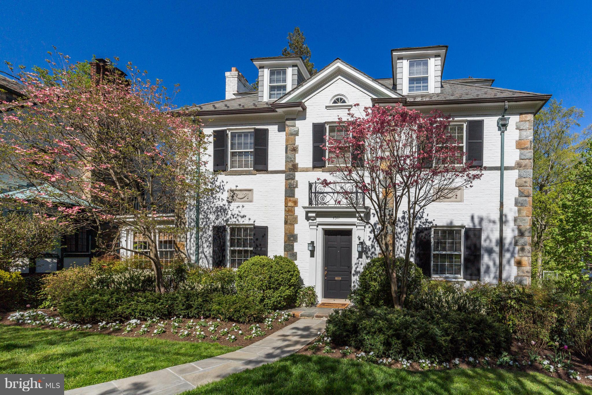 FOREST HILLS - Residential