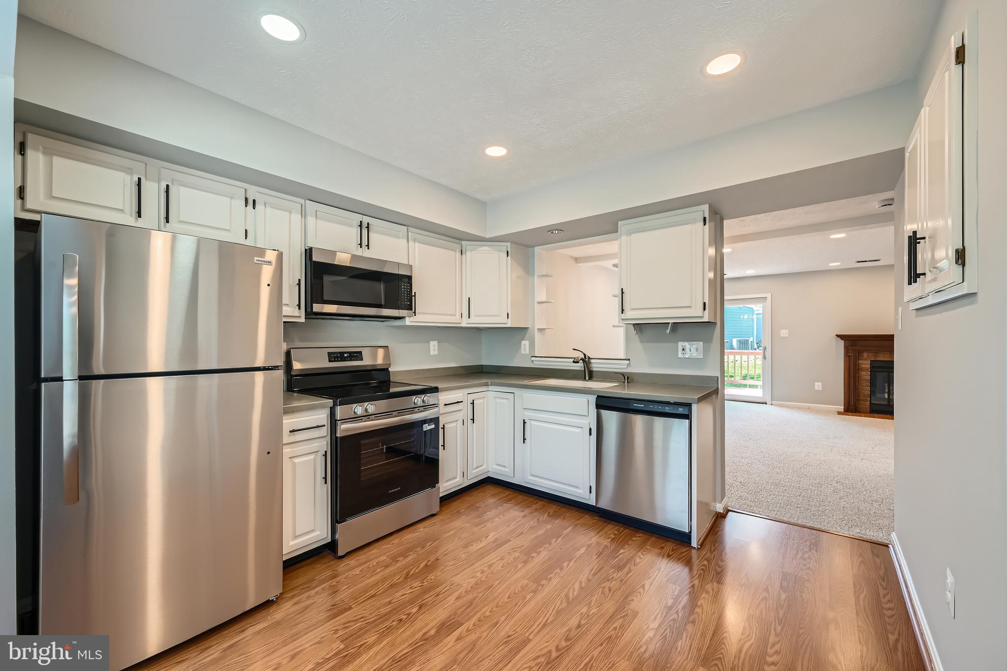 ROBERTS FIELD - Residential Lease