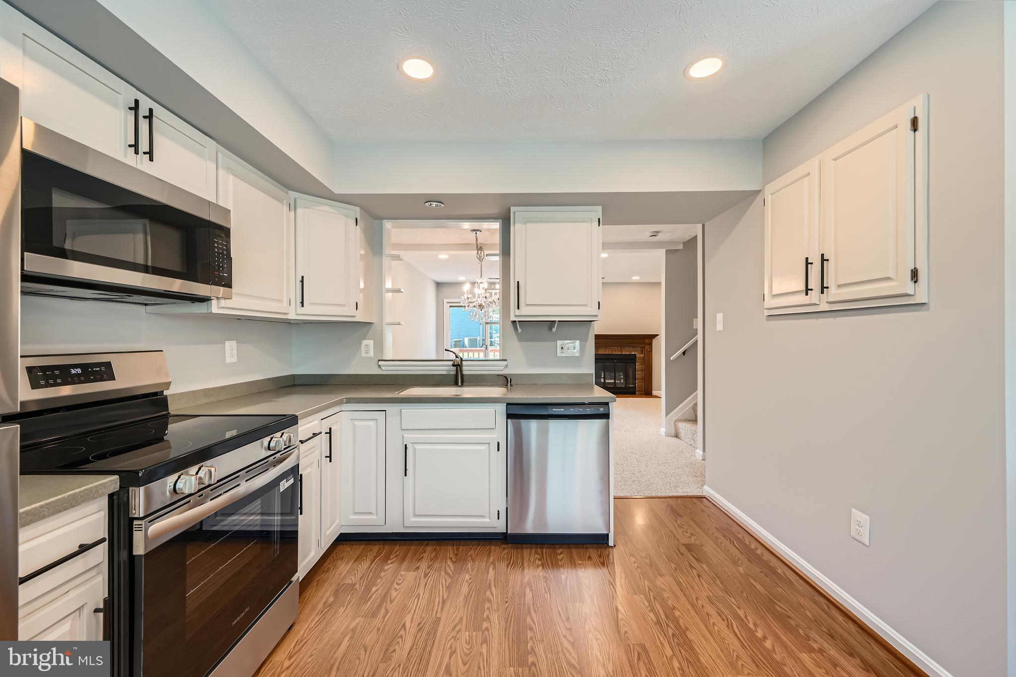 ROBERTS FIELD - Residential Lease