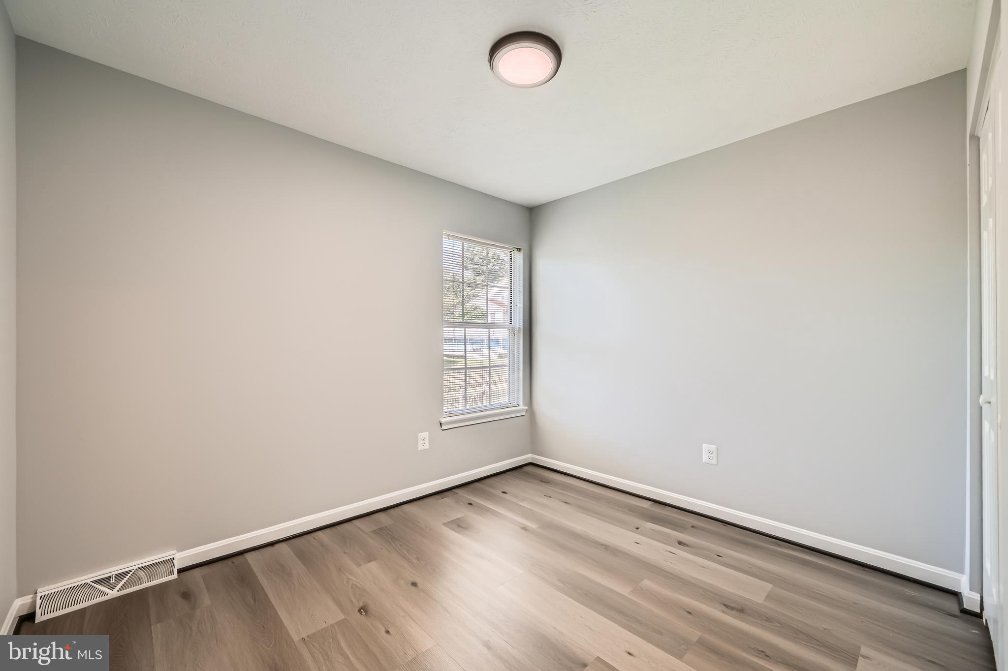 ROBERTS FIELD - Residential Lease