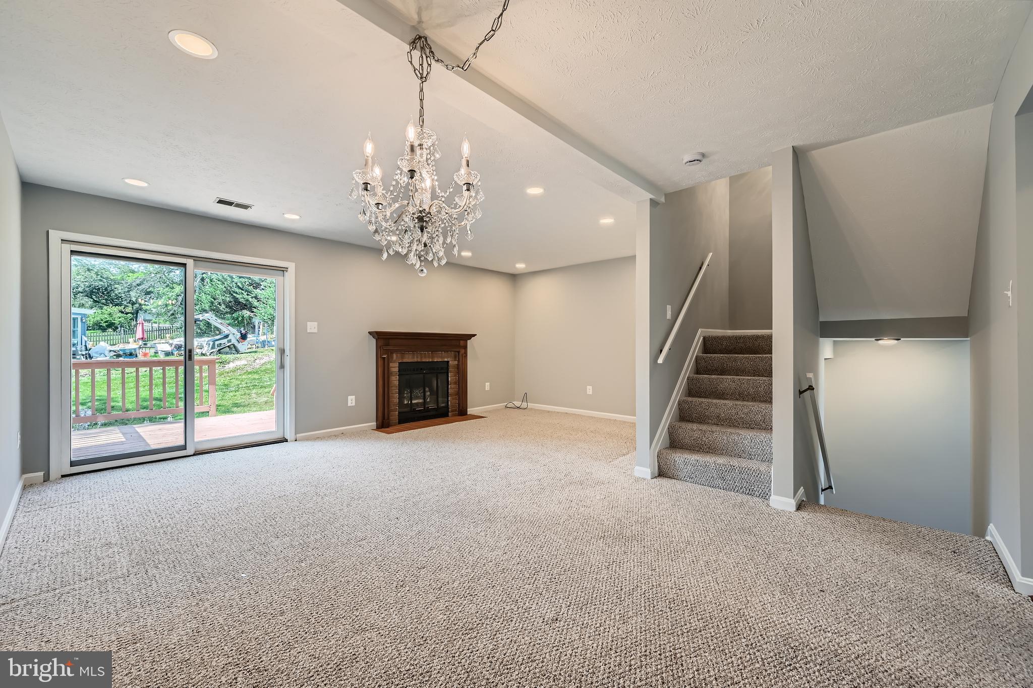 ROBERTS FIELD - Residential Lease