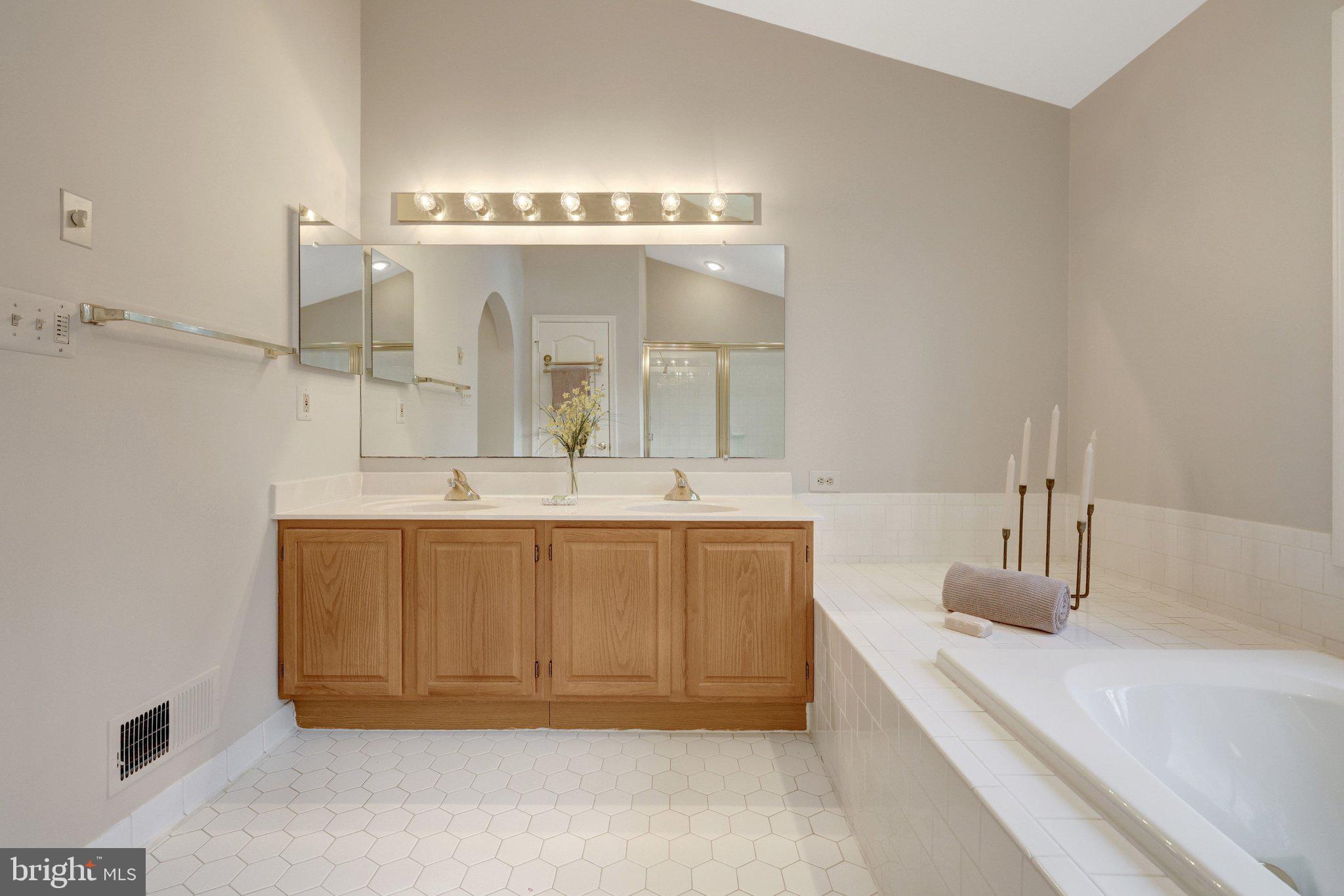 LEOPOLDO ARAGON - Residential