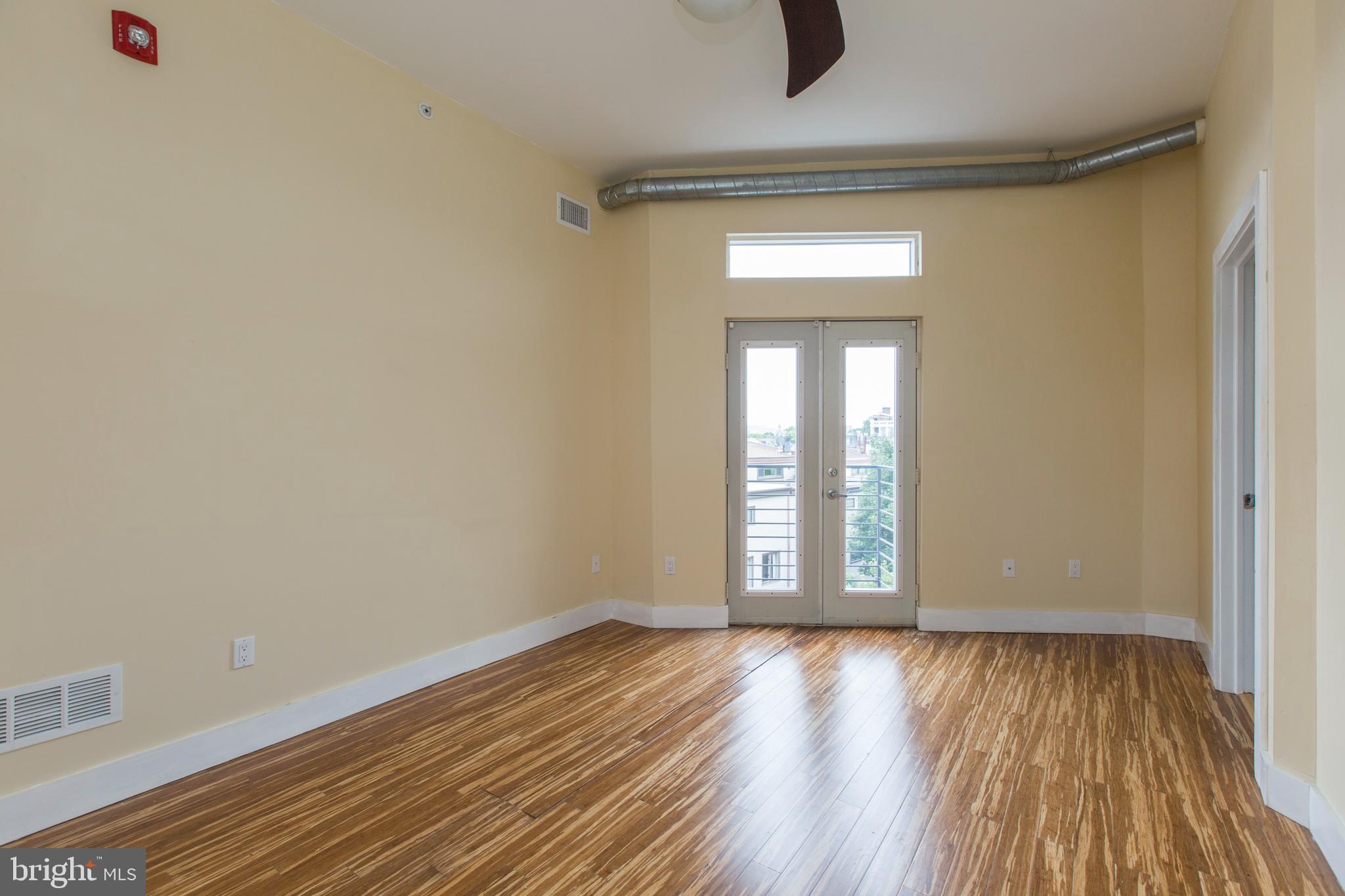 NORTHERN LIBERTIES - Commercial Sale
