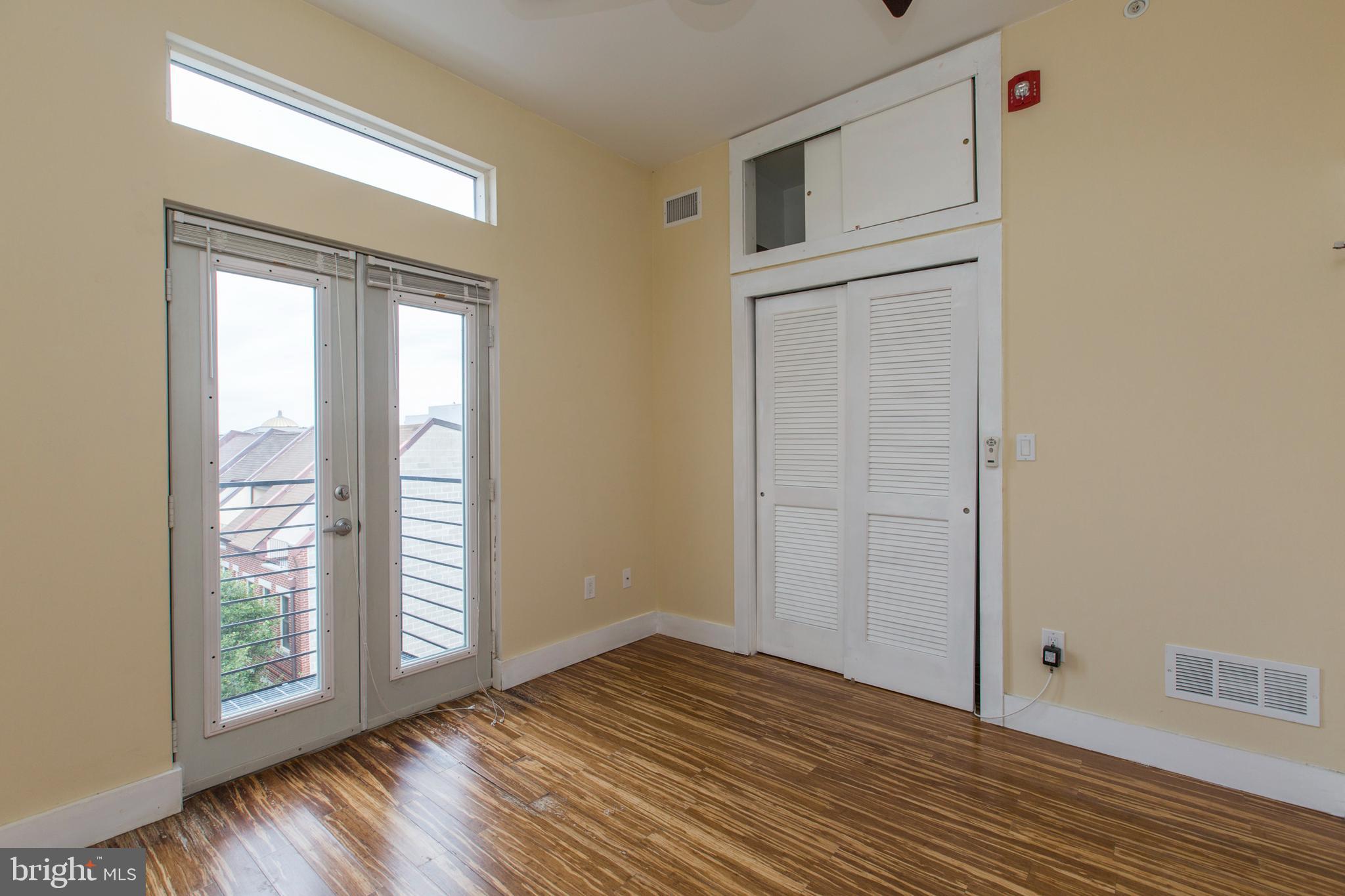 NORTHERN LIBERTIES - Commercial Sale