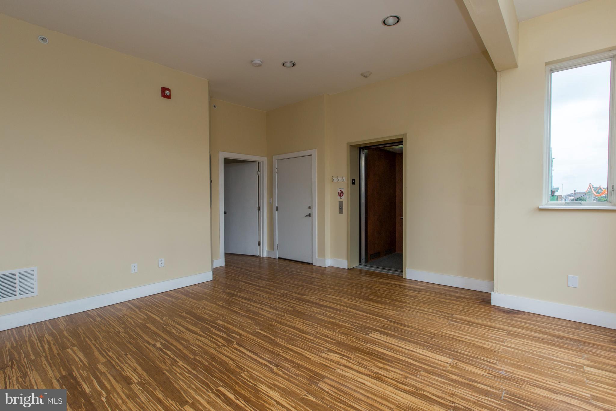 NORTHERN LIBERTIES - Commercial Sale