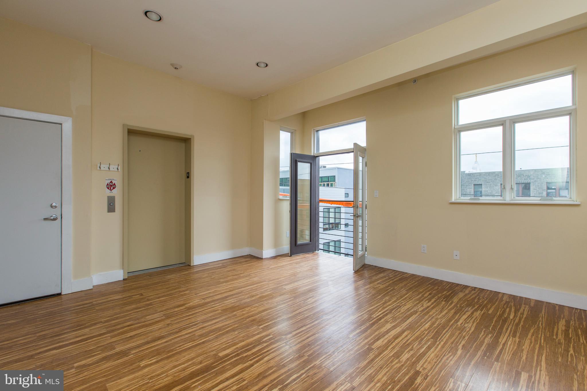 NORTHERN LIBERTIES - Commercial Sale