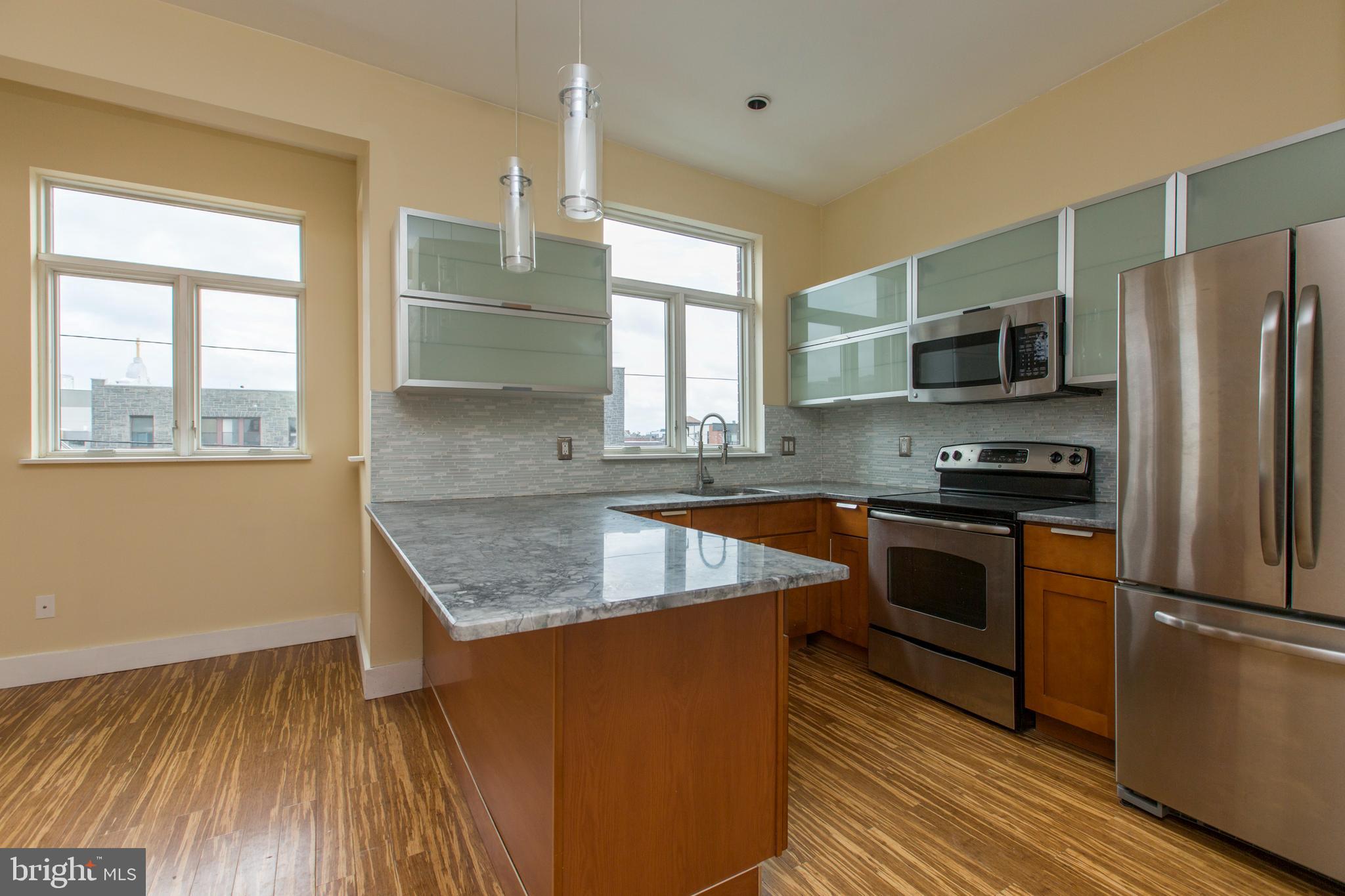 NORTHERN LIBERTIES - Commercial Sale