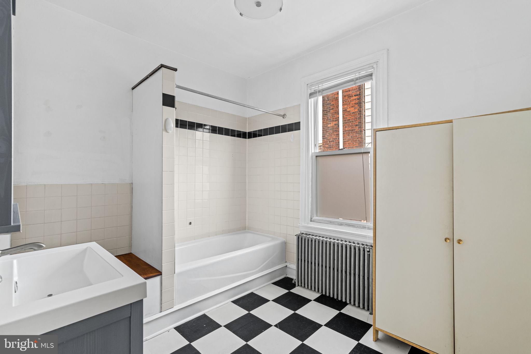 FAIRMOUNT - Residential