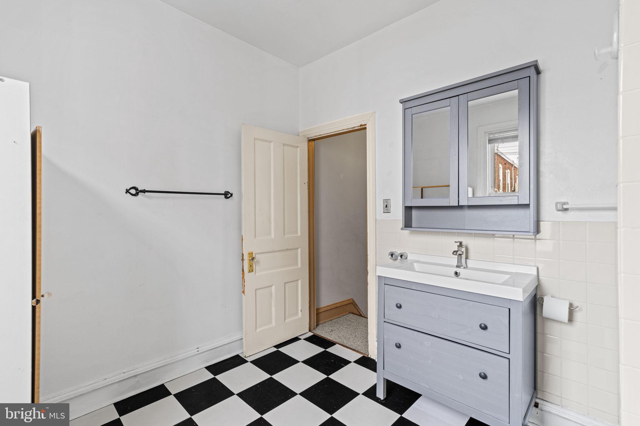 FAIRMOUNT - Residential