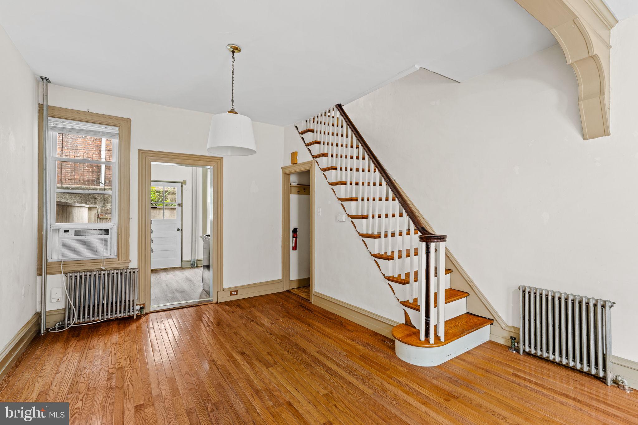 FAIRMOUNT - Residential