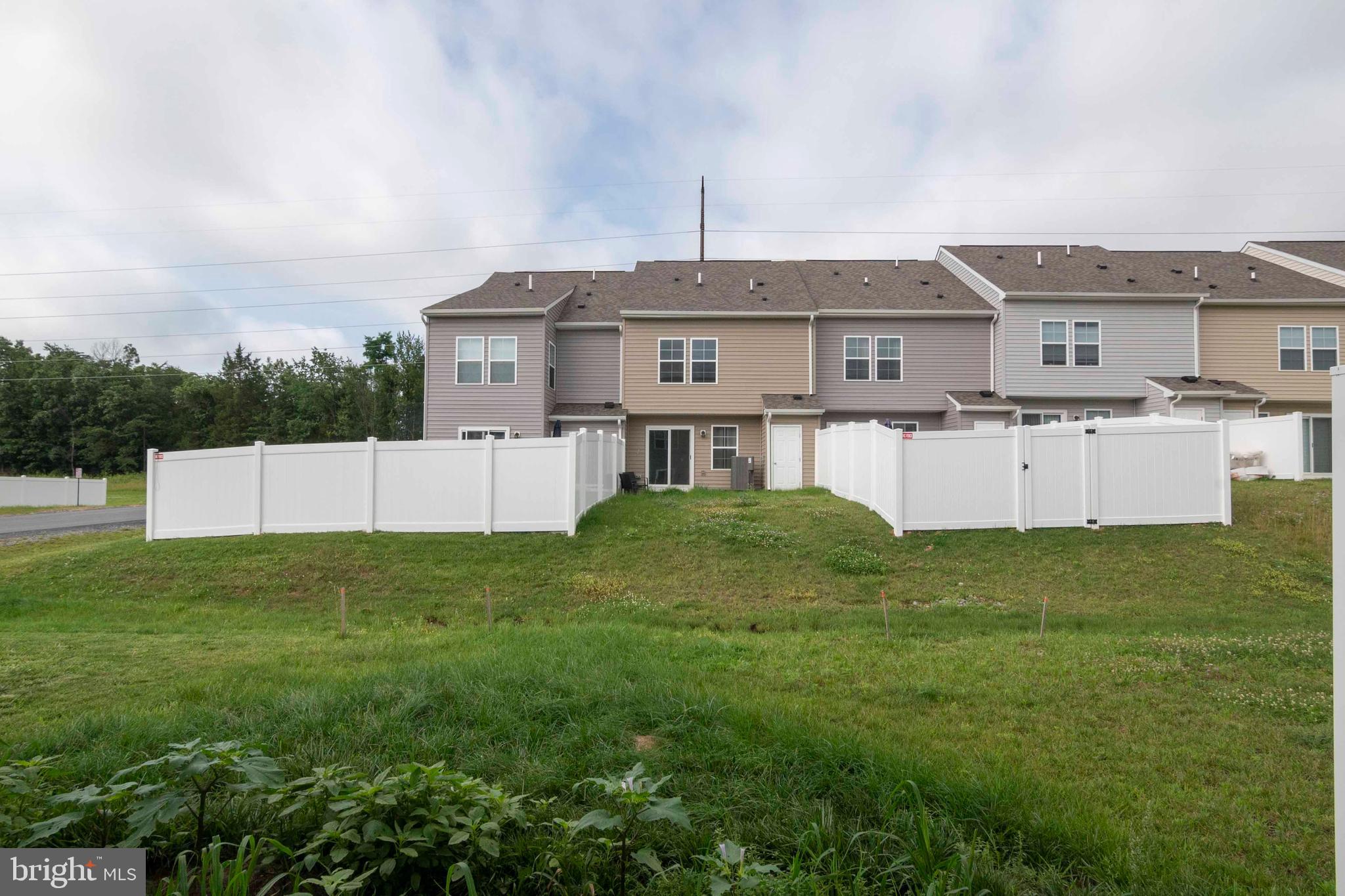 WHISPERING PINES - Residential Lease