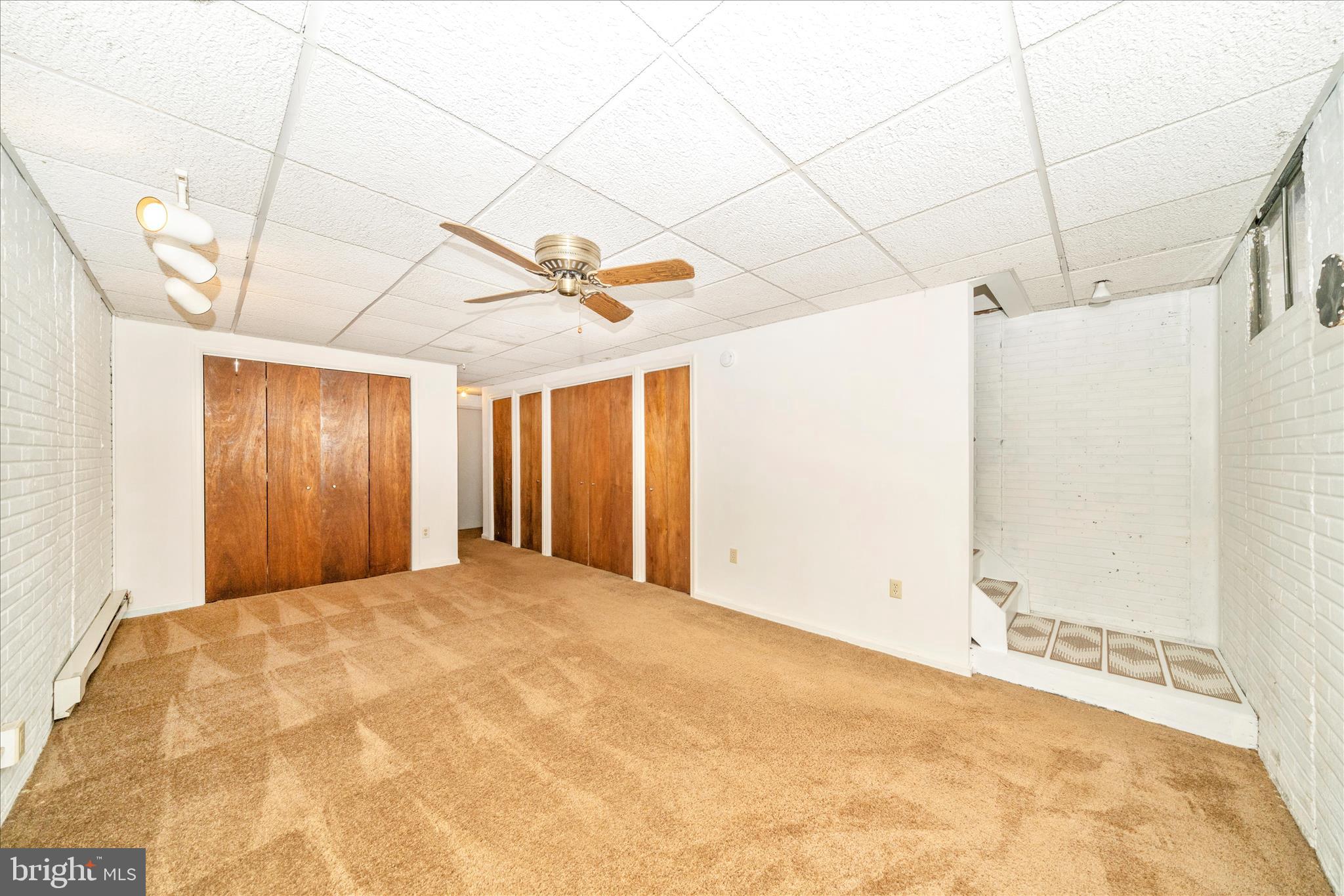 SPONSELLERS ADDITION - Residential Lease