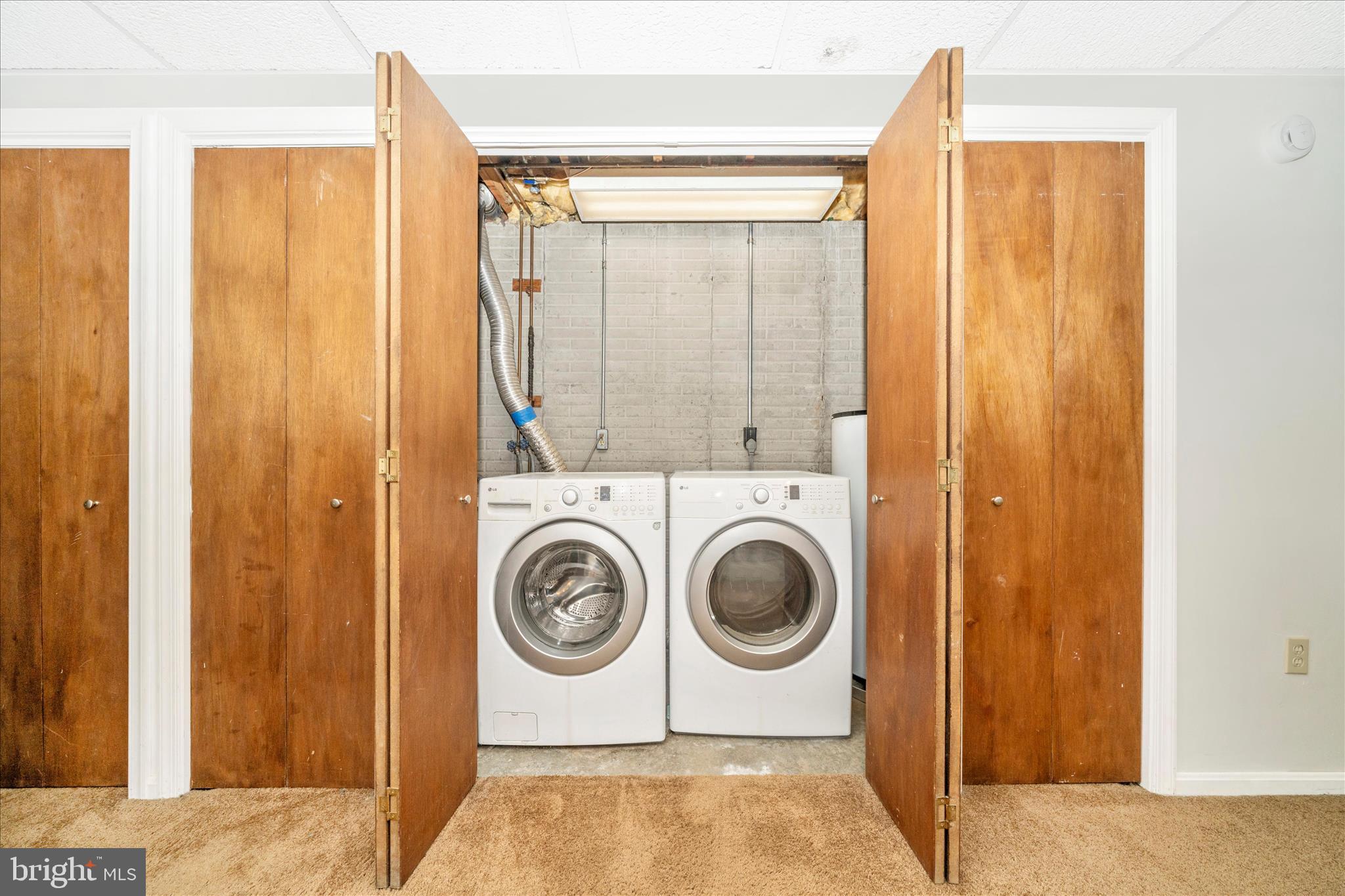 SPONSELLERS ADDITION - Residential Lease